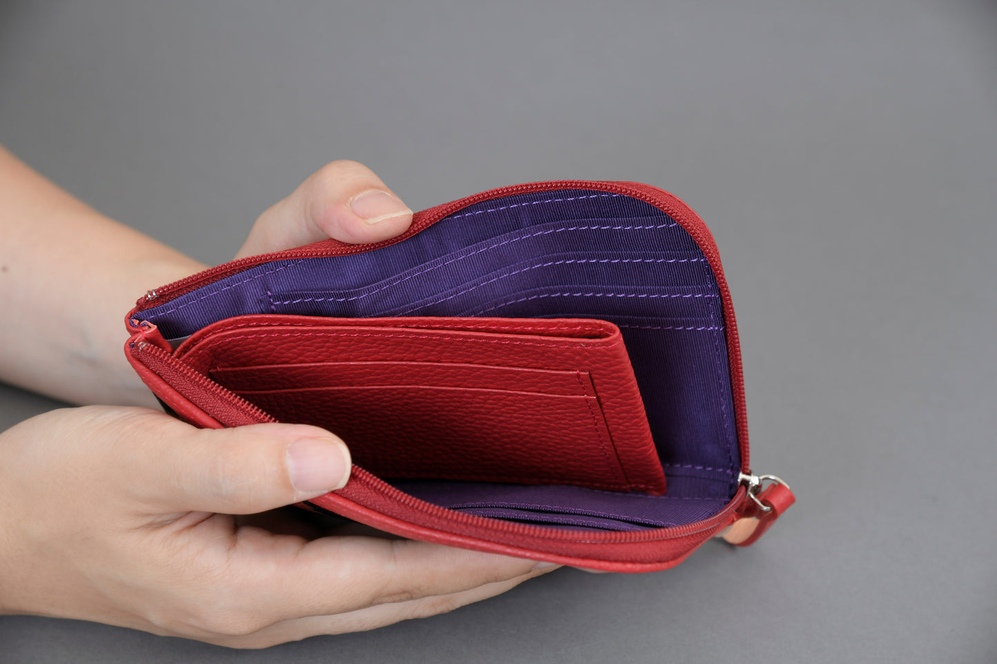 【Web限定】L字開きミニ財布 A.飛び菊文様黒地赤花(本体価格34,800円)